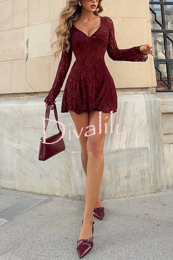Fashionable Lace Long-sleeved V-neck Slim-fit Mini Dress