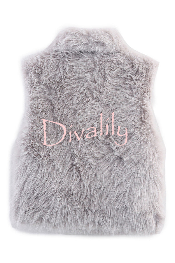 Stylish Collared Sleeveless Short Faux Fur Vest