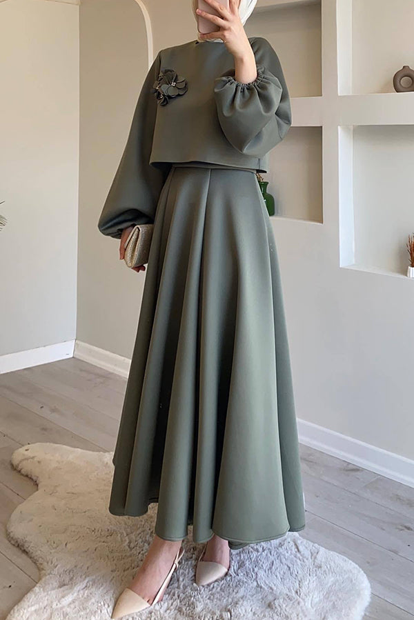 Solid Color Flower-embellished Lantern Sleeve Loose Top and Casual Maxi Skirt Set