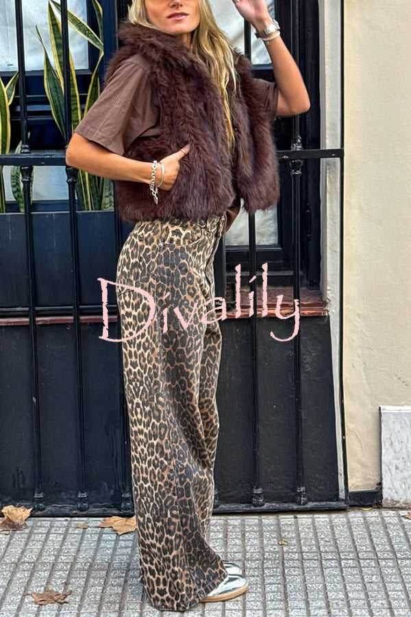 Stylish Collared Sleeveless Short Faux Fur Vest