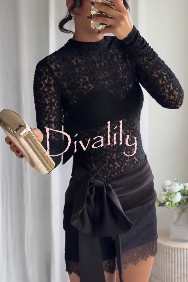 Anna Satin Bow Appliqué Mid Rise Lace Hem Mini Skirt