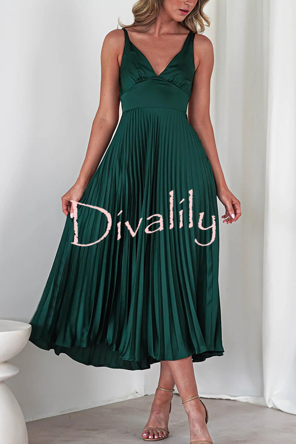 Satin Solid Color Sexy V-Neck Pleated Maxi Dress