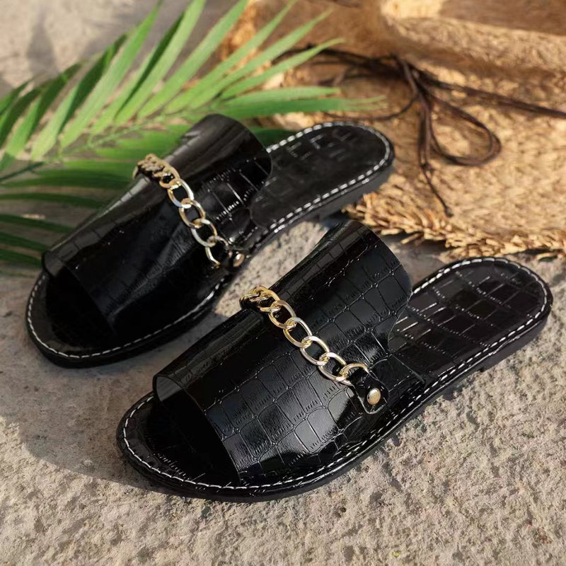 Casual Flat Beach Sandals with Chain Accessories