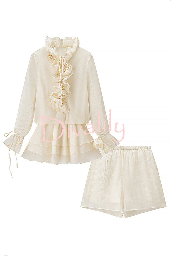 Fashionable Flower-decorated V-neck Loose Top and Elastic Waist Casual Shorts Set