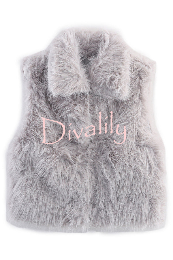 Stylish Collared Sleeveless Short Faux Fur Vest