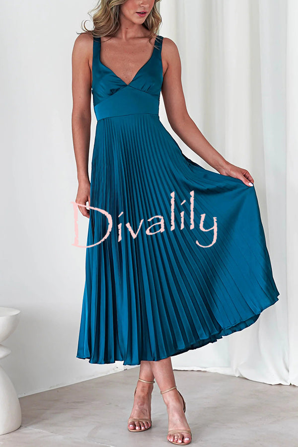 Satin Solid Color Sexy V-Neck Pleated Maxi Dress