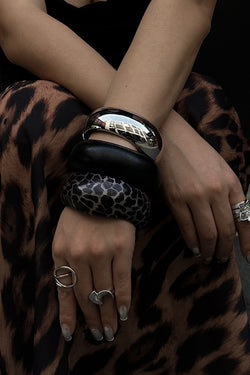 Fashionable Curved Resin Wide Bracelet