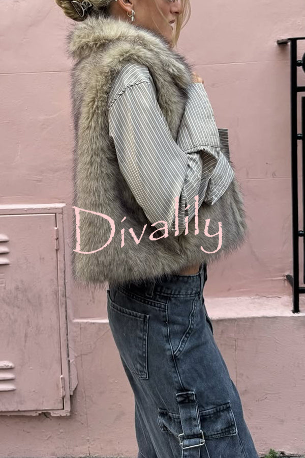 Stylish Collared Sleeveless Short Faux Fur Vest