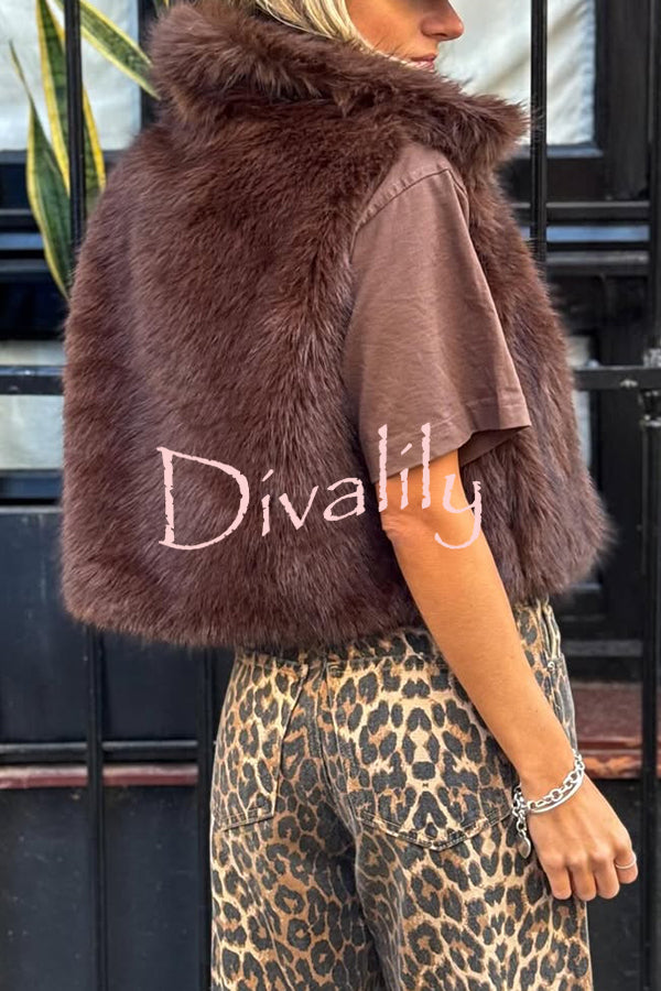 Stylish Collared Sleeveless Short Faux Fur Vest
